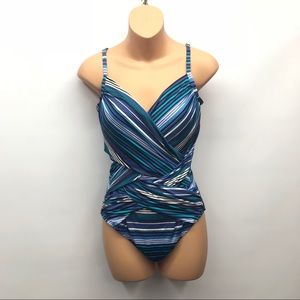 Merona one piece swimsuit with rushing